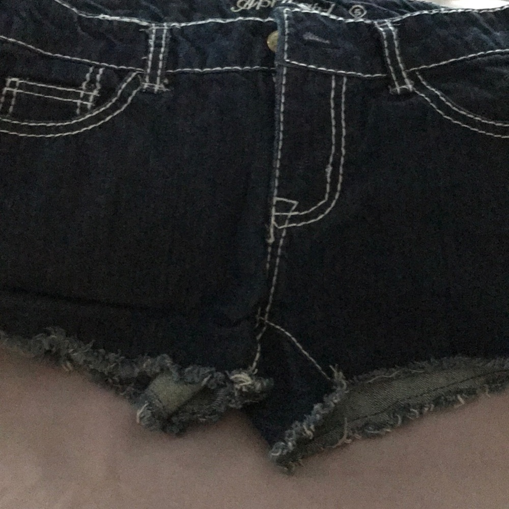 April Girl short shorts with frayed hem